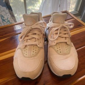 Nike Air Haurachi - Pale Pink